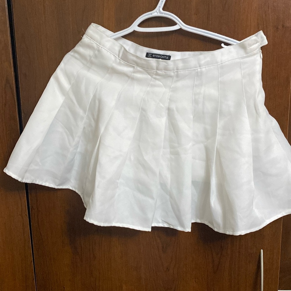 White pleated  skort / skirt with shorts waist 15”